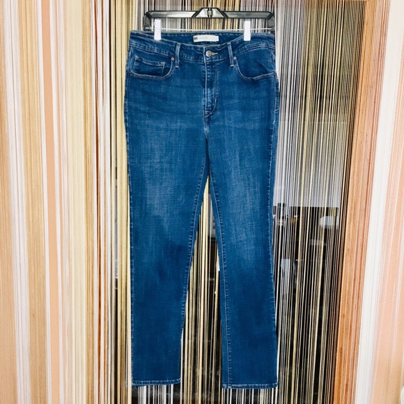 ⭐️HOST⭐️PICK ⭐️💥Levi’s denim jeans 💥 - Picture 3 of 7